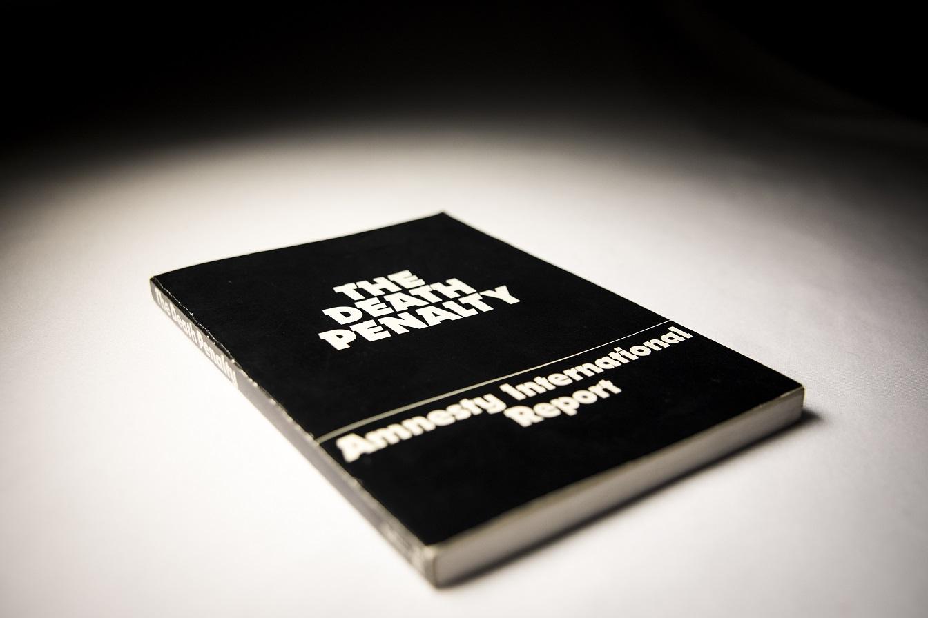 אחד הדו"חות של אמנסטי בעניין עונש מוות. צילום:  Amnesty International