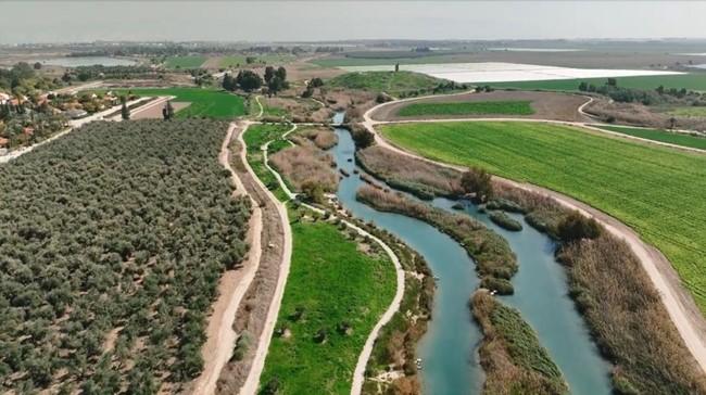 נחל הקיבוצים בפארק המעיינות. צילום: רשות מקרקעי ישראל