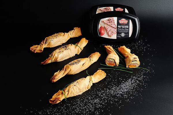 "סוכריות פילו" ממולאות מוס כבד עוף של "מעדני יחיעם" (צילום: יולה זובריצקי)