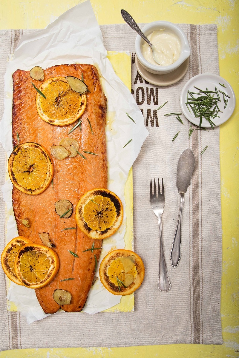 פילה סלמון באיולי ג'ינג'ר הדרים. צילום: שרית גופן