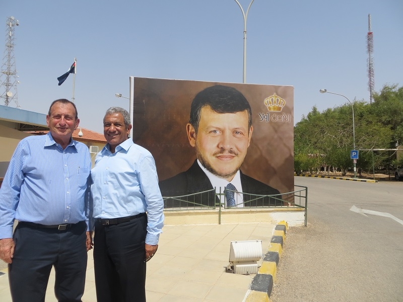 רון חולדאי ומאיר יצחק הלוי בעקבה