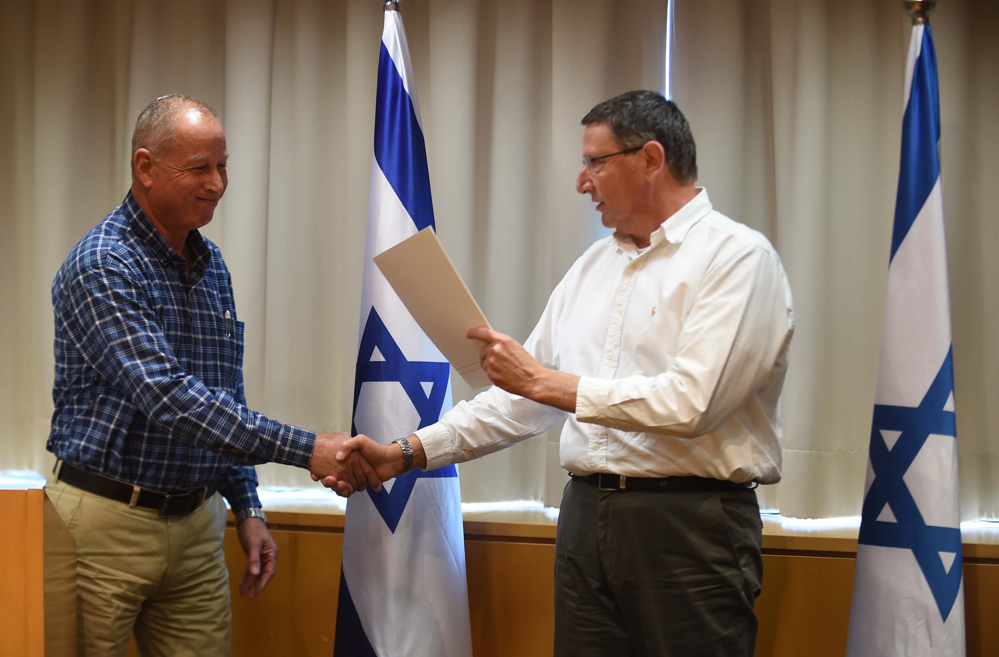 ראשי אגפים חדשים במשרד הביטחון