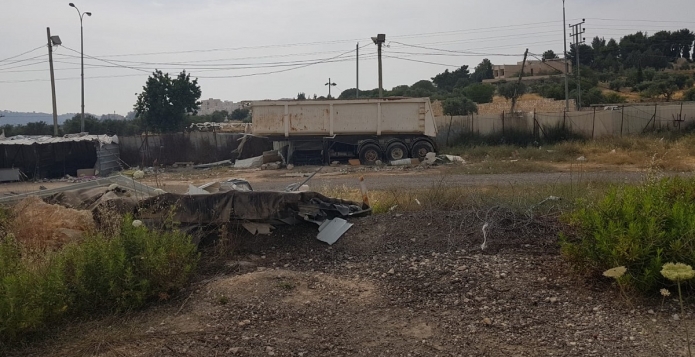 פינוי עצמי ליד מחסום 300 (צילום: רשות מקרקעי ישראל)