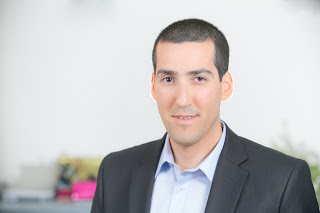 עו"ד רפאל אלמוג, המייצג את הקשיש ומשפחתו 