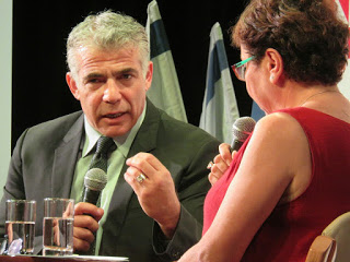 יו"ר מפלגת 'יש עתיד', ח"כ יאיר לפיד, באירוע שבתרבות בחולון 