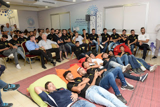  נשיא המדינה צפה בשמינית גמר היורו יחד עם קבוצות הנוער של בית"ר ירושלים ובני סחנין. צילום: מארק ניימן/ לע״מ