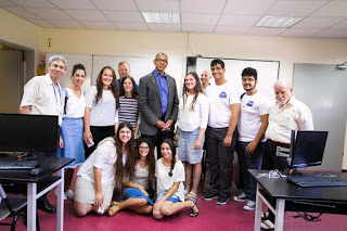 המפגש עם דונלד ג'יימס במרכז המדעים הרצליה. צילום: עופר עמרם