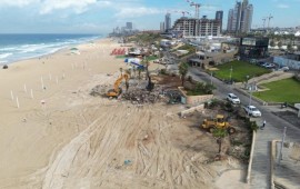חטיבת השמירה על הקרקע של רמ"י סיימה את פינוי חמש המסעדות בחוף ראשון לציון ורצועת החוף והחזרתם לציבור. קרדיט צילום רחפן: רוני סימנטוב