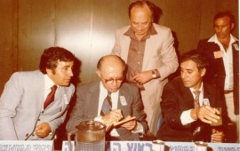 25 שנים אחרי: "מר בגין" שב למגדל העמק - הצגת יחיד של השחקן המוערך דני שטג מנחם בגין ז