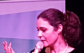 אמילי מואטי: כת השנאה של נתניהו צריכה לעוף לנו מהעיניים אמילי מואטי בשבתרבות בקרית אונו( צילום: דני שק)