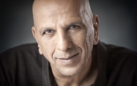 תיעוד וידאו מדהים: פלוגת משטרה פשטה על עסק חוקי ועצרה מלצריות ללא סיבה בסיום סיורו של יו"ר האופוזיציה בדרום ת"א