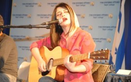 יום האשה הבינ"ל: "נשים מפחדות מפוליטיקה"