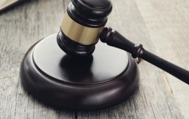 טוען רבני דוד עשור - מסביר מהי תביעת שלום בית בבית הדין הרבני קרדיט תמונה FREEPIK