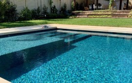 בריכת שחיה ביתית - כל מה שרציתם ולא ידעתם את מי לשאול? קרדיט לתמונה – אמנות הגינה הקסומה – עיצוב גינות והקמת בריכות שחיה ביתיות.